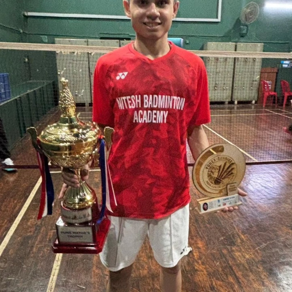 Dev Ruparelia supporting tournament photograph 3